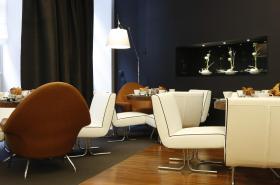 Le Grand Balcon Hotel - photo 9